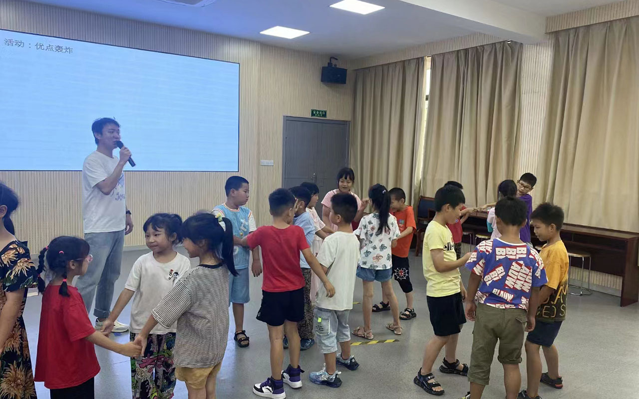 龙门龙观乡中心学校